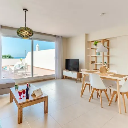 Front Beach Luxury Boutique Panorama Apartment